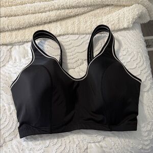 Livi Active Black Sports Bra with White Trim underwire 40 H